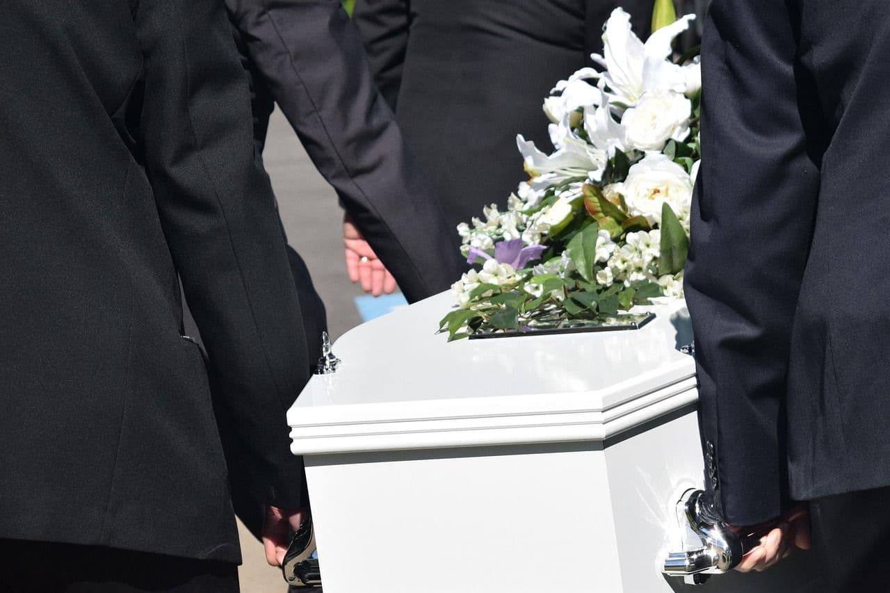 Why People Give You Roses Only When You’re Gone